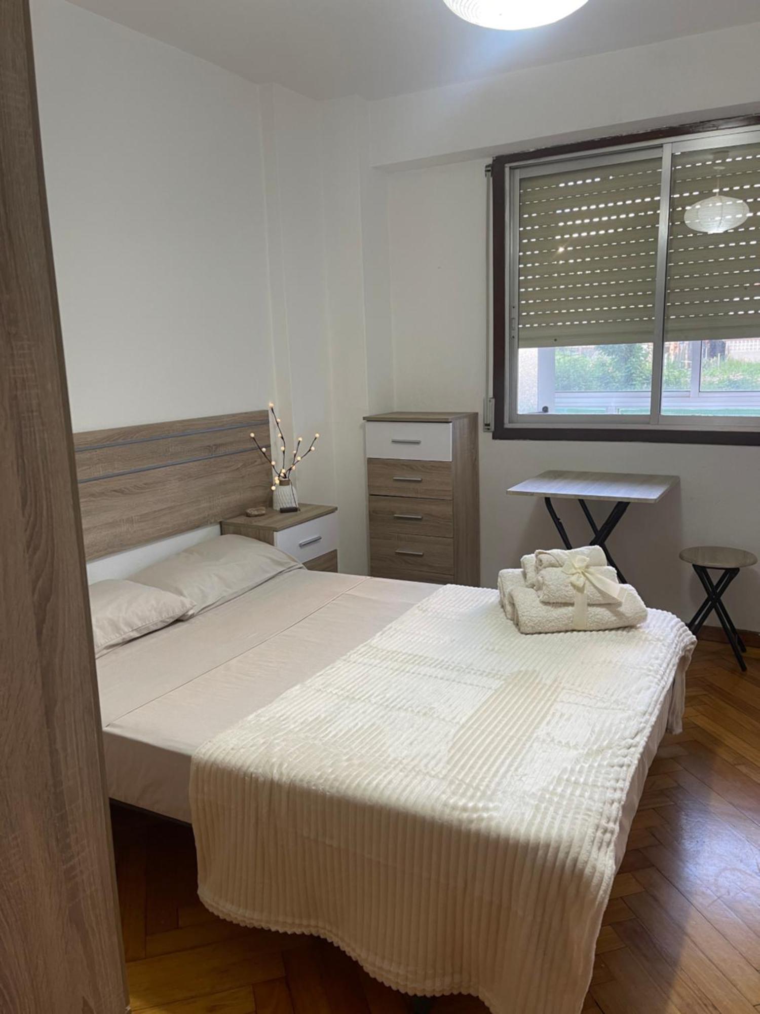 Disfruta De Exclusiva Habitacion Privada, A 5 Minutos De La Playa Vigo Esterno foto